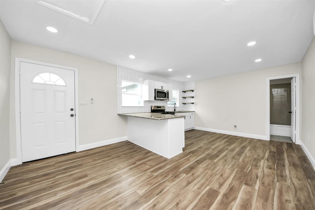 7725 Avenue H, Houston, Texas image 35