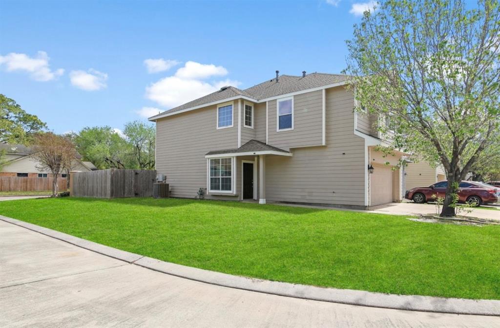 17242 Oakwood Chase Drive, Spring, Texas image 2