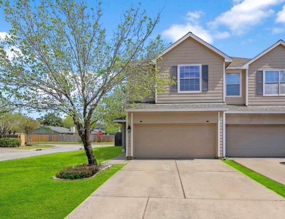 17242 Oakwood Chase Drive, Spring, Texas image 1