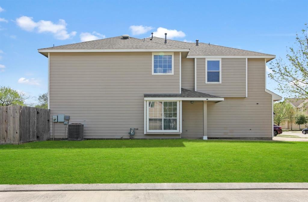 17242 Oakwood Chase Drive, Spring, Texas image 3