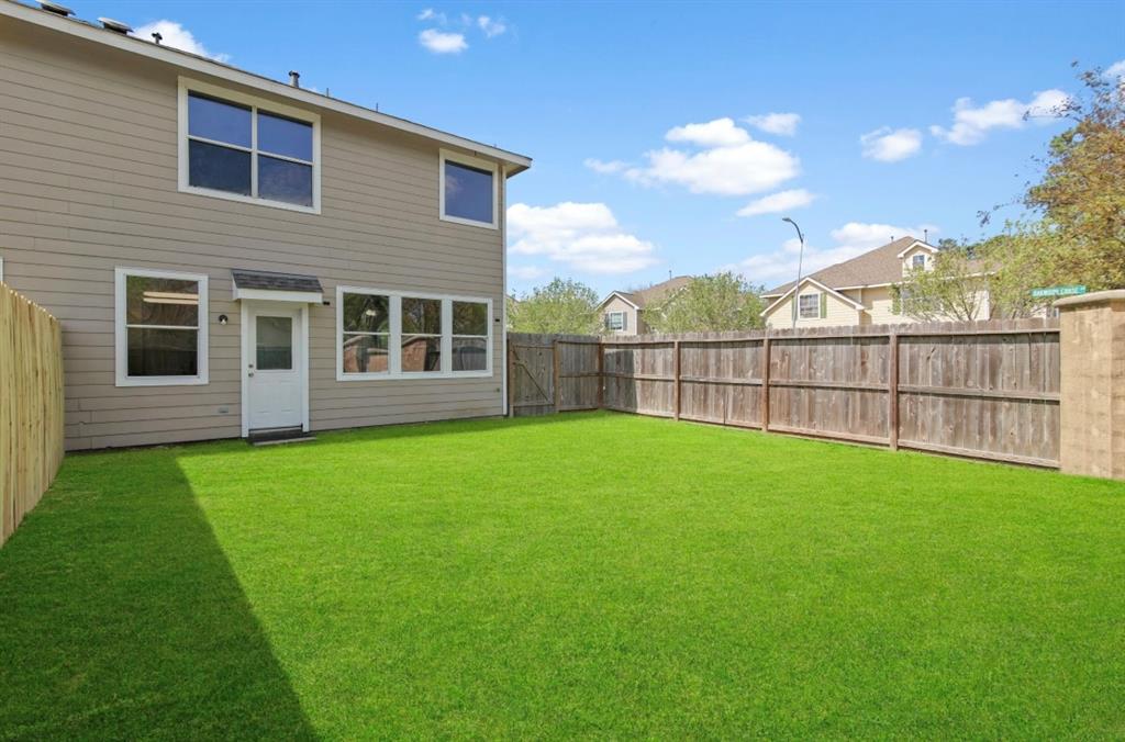 17242 Oakwood Chase Drive, Spring, Texas image 27