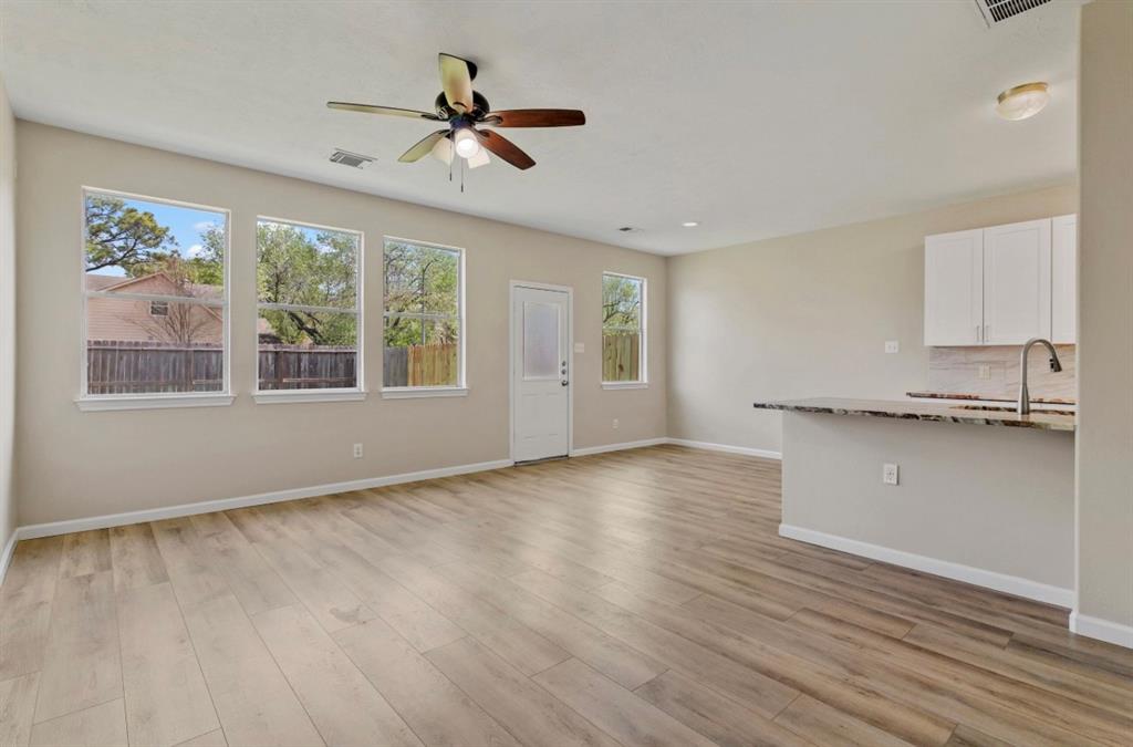 17242 Oakwood Chase Drive, Spring, Texas image 10