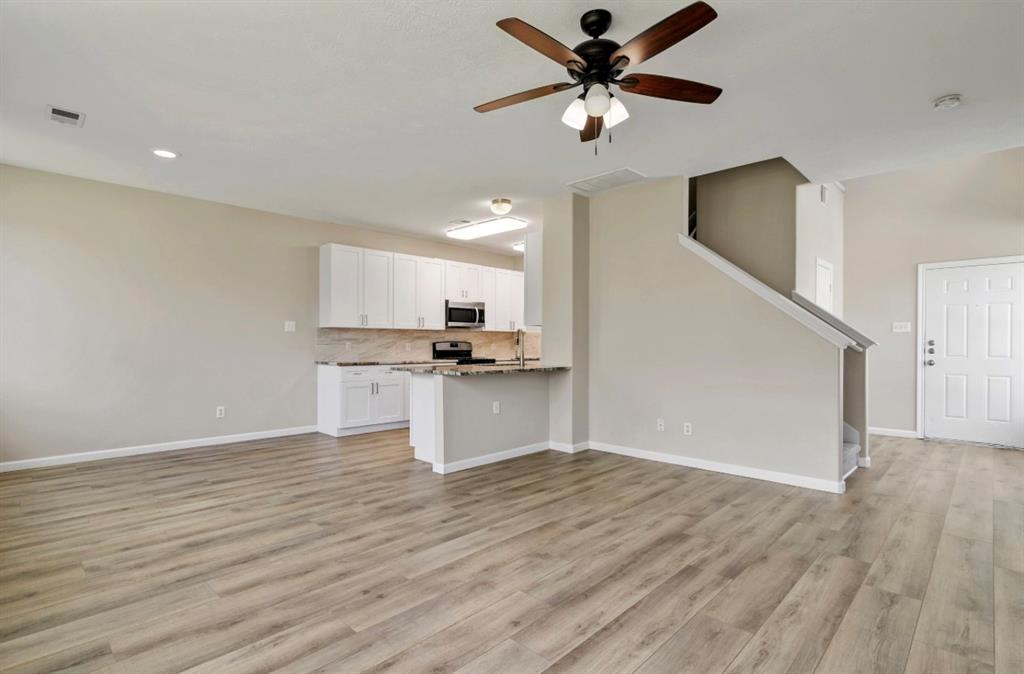 17242 Oakwood Chase Drive, Spring, Texas image 4