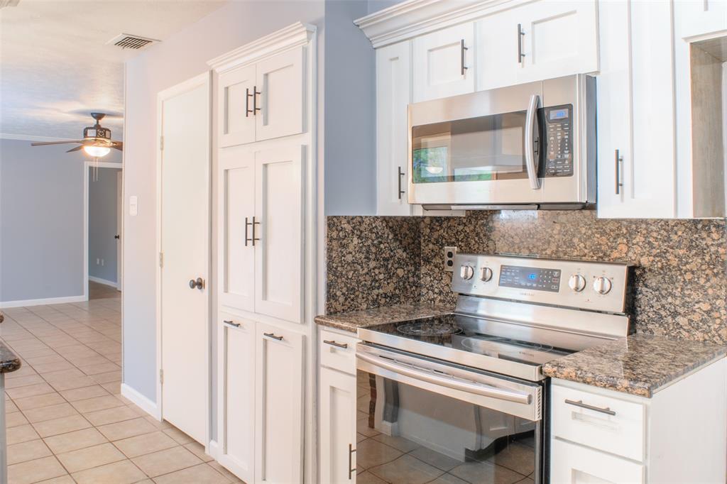 2113 Yorktown Court, League City, Texas image 12