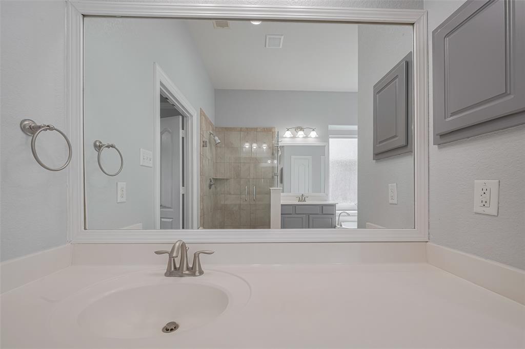 14727 Bronze Finch Drive, Cypress, Texas image 27