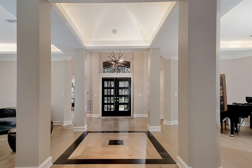 51 Redbud Ridge Place, The Woodlands, Texas image 3