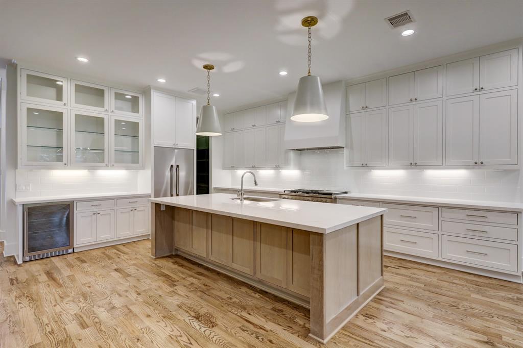 1237 Wakefield Drive, Houston, Texas image 8