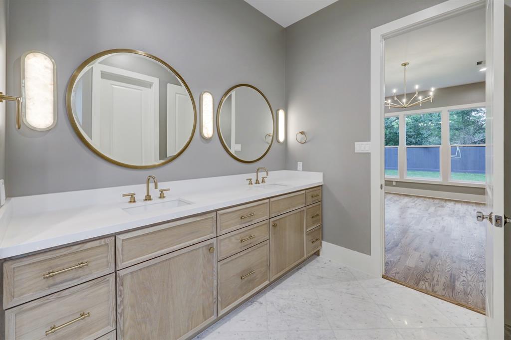 1237 Wakefield Drive, Houston, Texas image 15