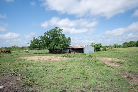 A home in Schulenburg