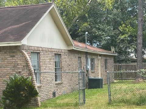 A home in Angleton