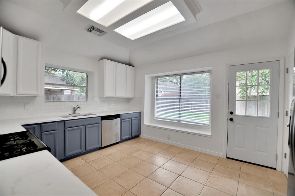 67 N Winterport Circle, The Woodlands, Texas image 17