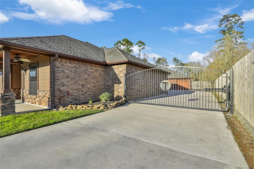 28514 Lazy Rock Drive, Huffman, Texas image 4