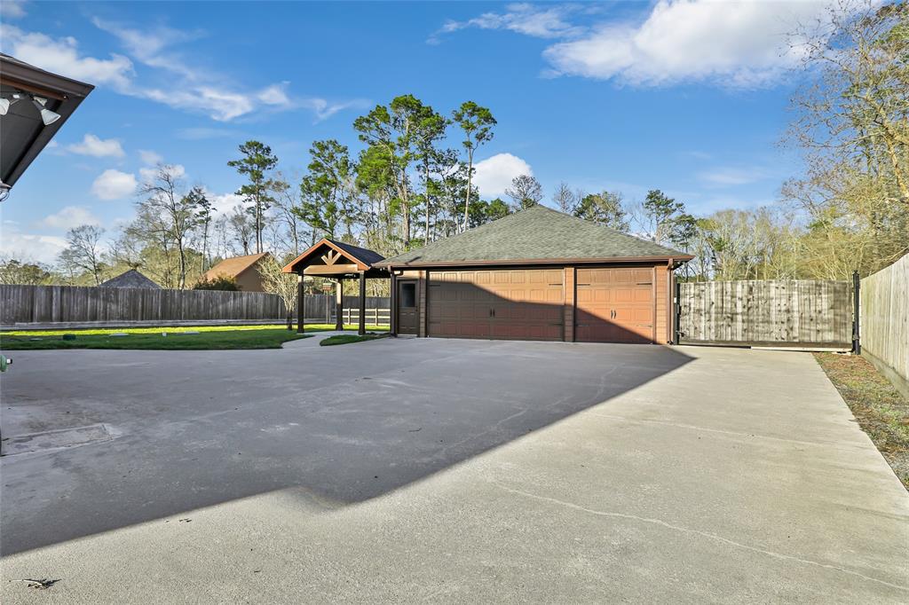 28514 Lazy Rock Drive, Huffman, Texas image 5