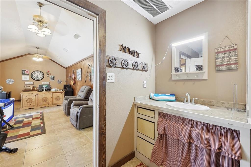 4096 W Fm 1004, Kirbyville, Texas image 35