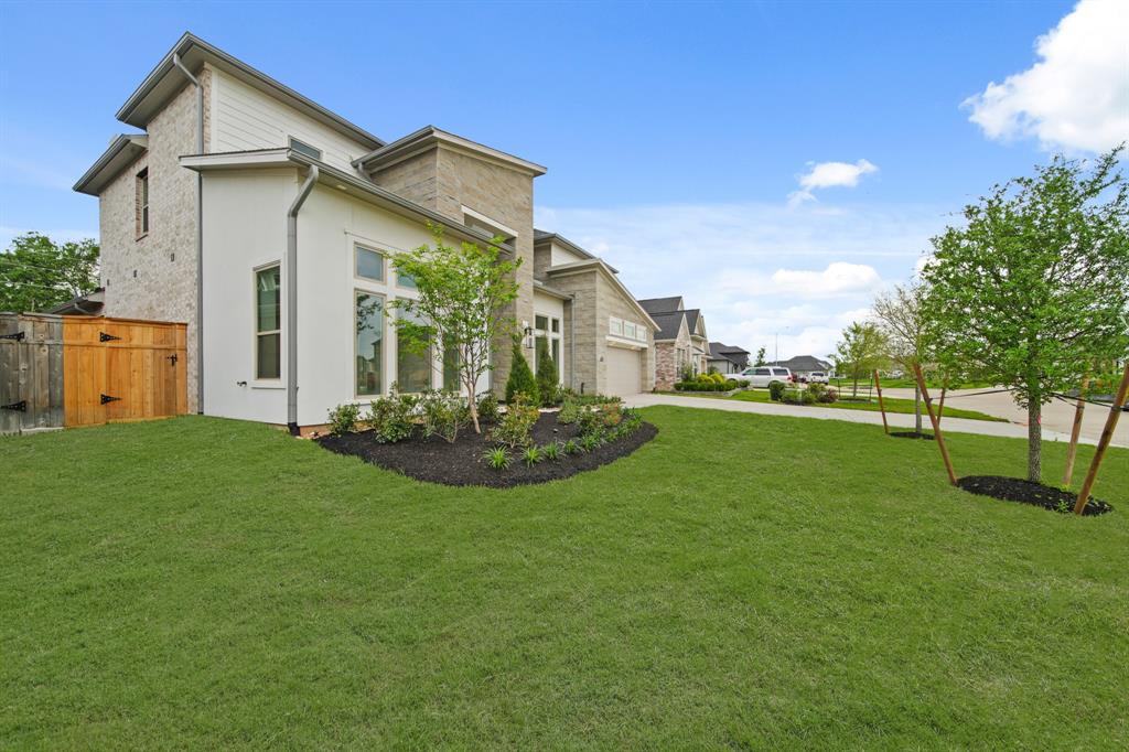 3314 Winterwood Way, Fulshear, Texas image 2