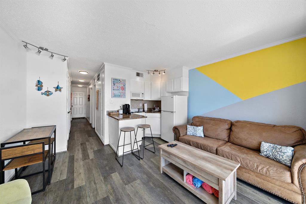6102 Seawall Boulevard #104, Galveston, Texas image 5
