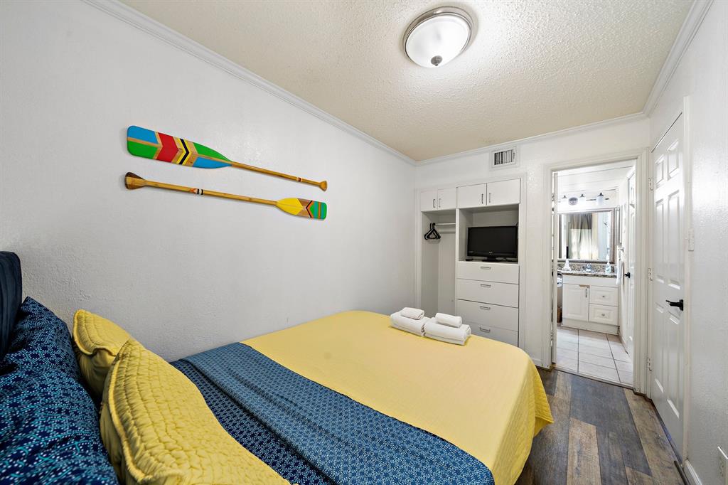 6102 Seawall Boulevard #104, Galveston, Texas image 9