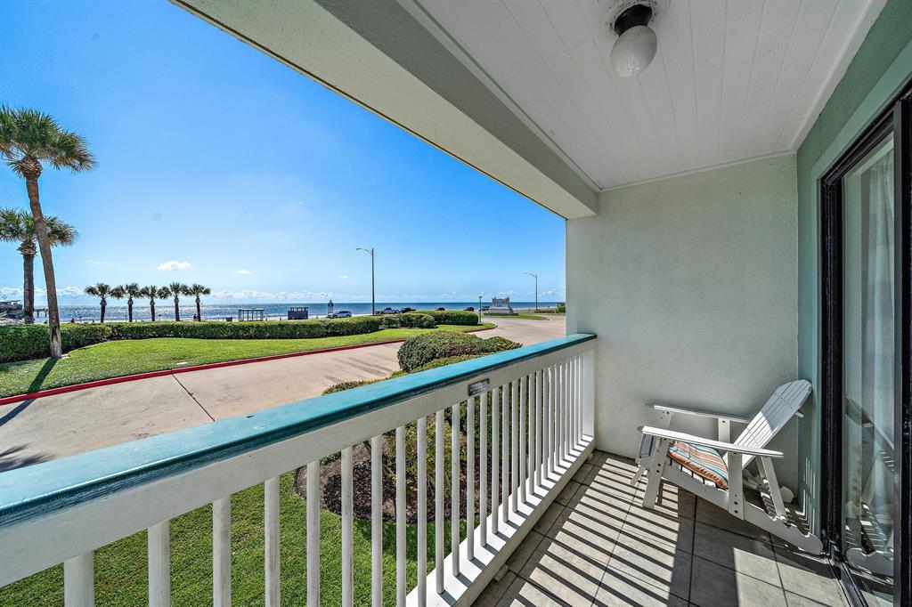6102 Seawall Boulevard #104, Galveston, Texas image 2