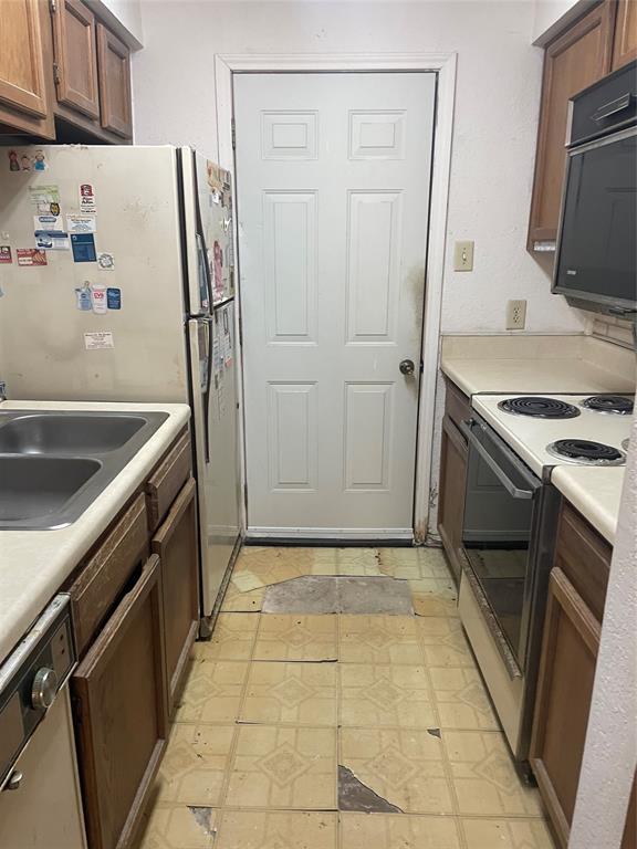 6486 Cambridge Glen Lane