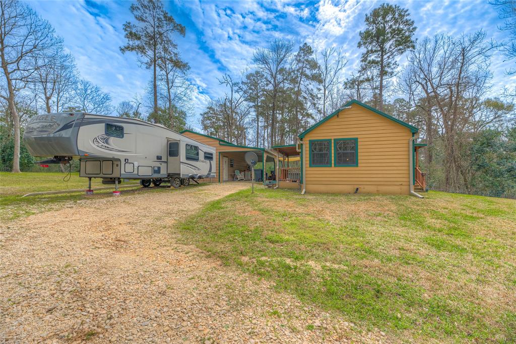253 The Ole Barney Road, Livingston, Texas image 3