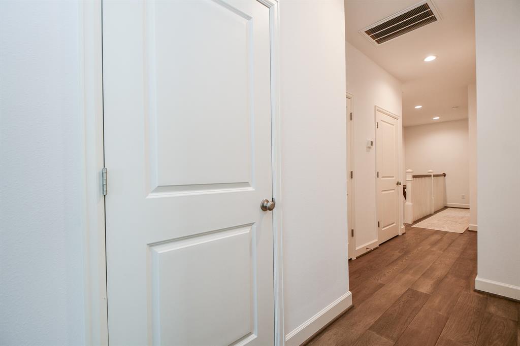 25213 Liberty Mill Drive, Spring, Texas image 31
