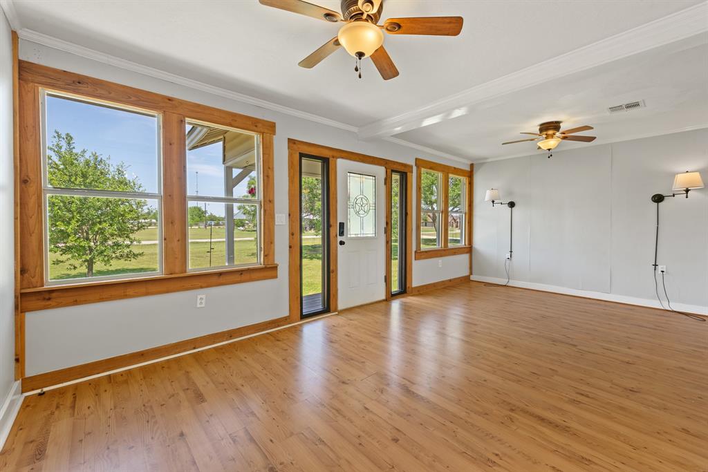 109 Kovar Street, Snook, Texas image 4