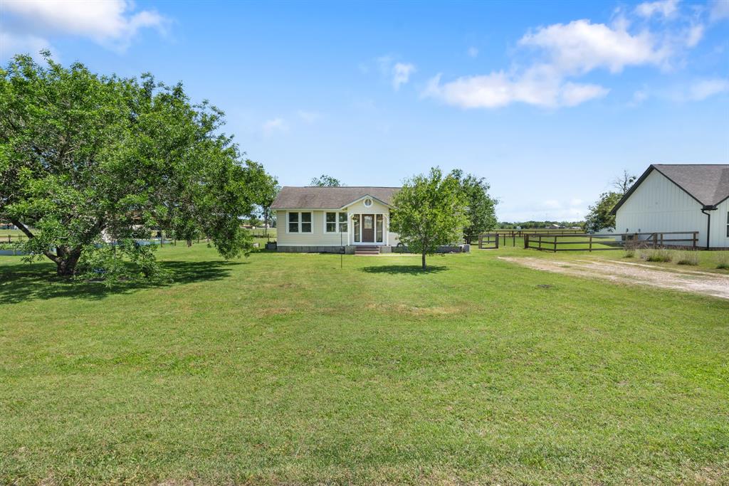 109 Kovar Street, Snook, Texas image 1