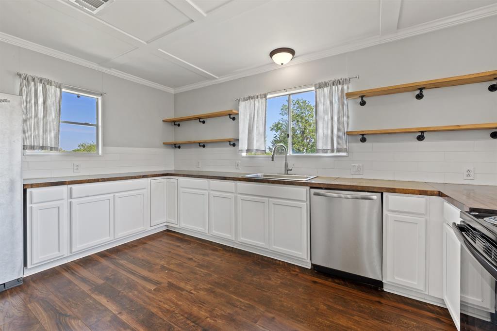109 Kovar Street, Snook, Texas image 11