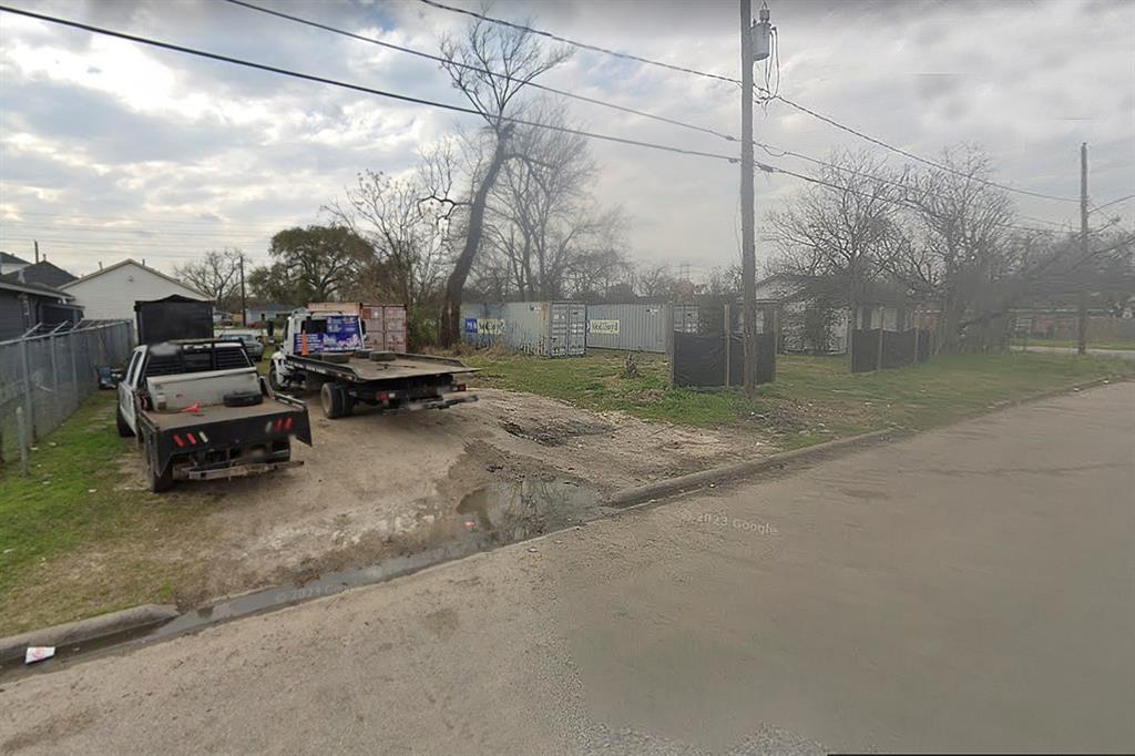 property-search 3 3909 Maury Street