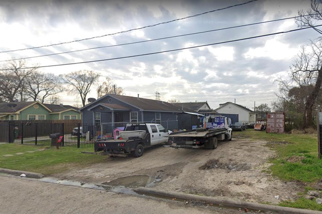 property-search 2 3909 Maury Street