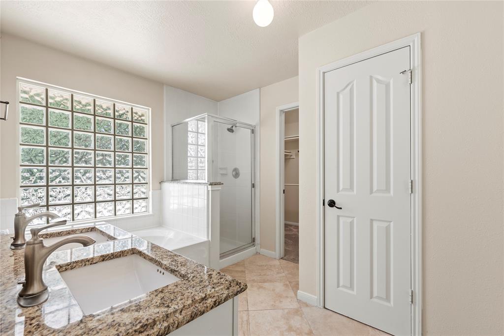 8615 Westcove Circle, Houston, Texas image 19