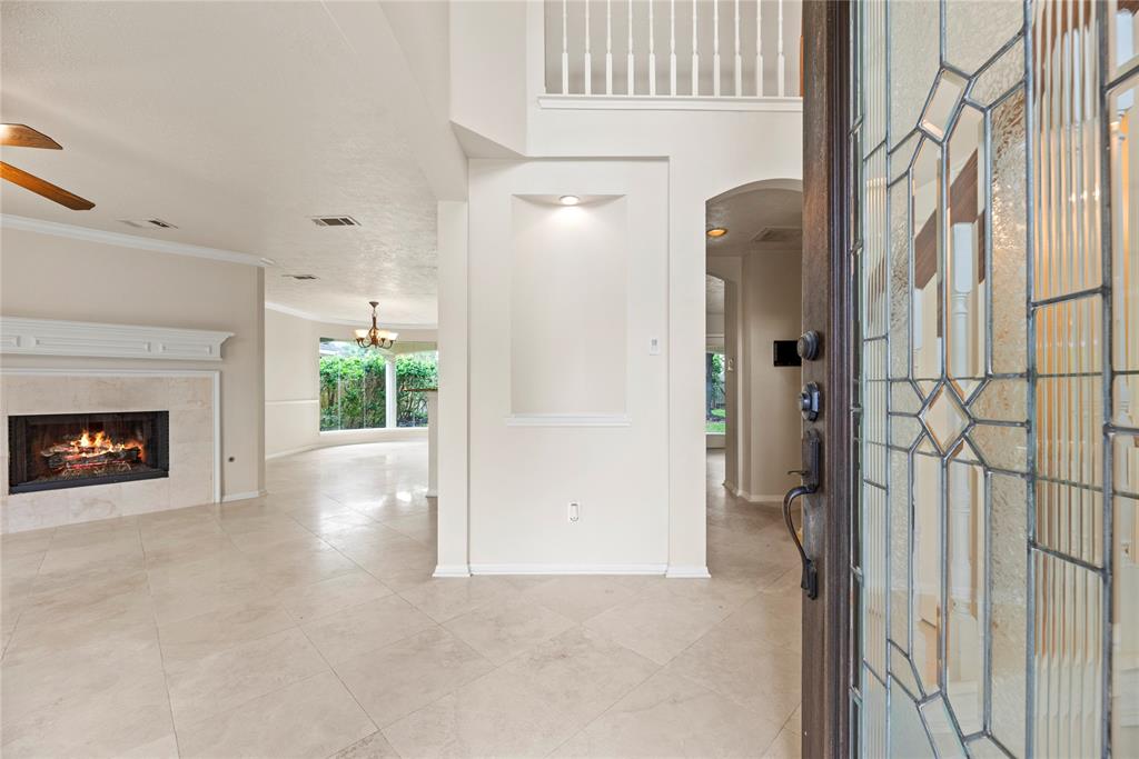 8615 Westcove Circle, Houston, Texas image 2