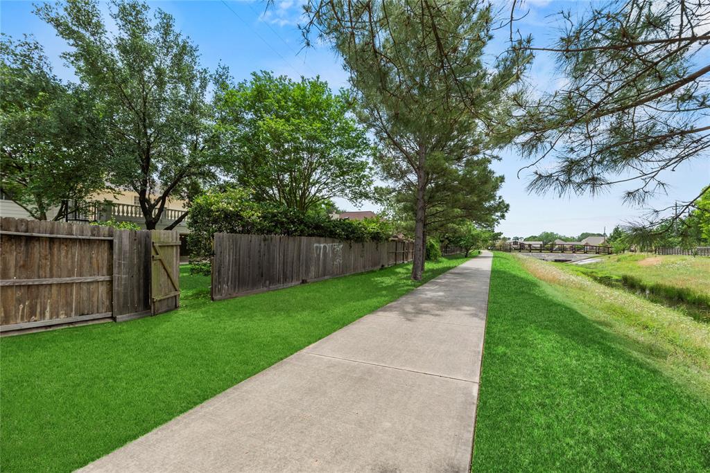 8615 Westcove Circle, Houston, Texas image 28