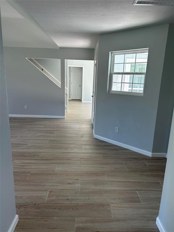 12702 River Bend Drive, Mont Belvieu, Texas image 3