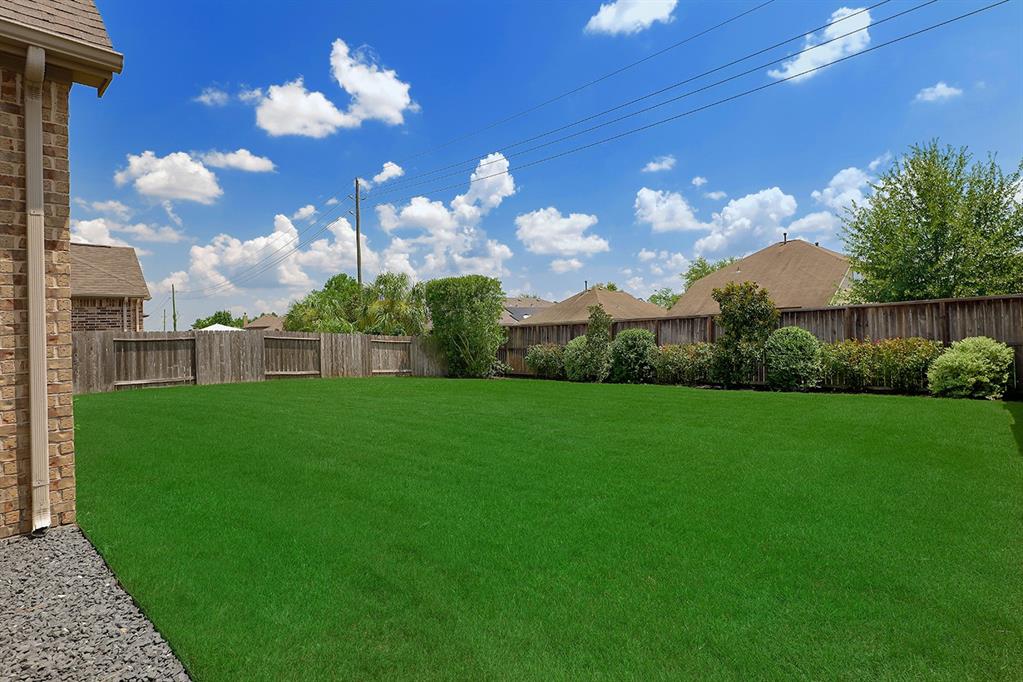 25318 Angelwood Springs Lane, Tomball, Texas image 32