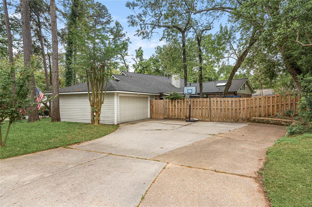 2 Cattail Place, The Woodlands, Texas image 4