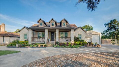 Photo of 3828 Bayou Circle, Dickinson, TX 77539 (MLS # 25179882)