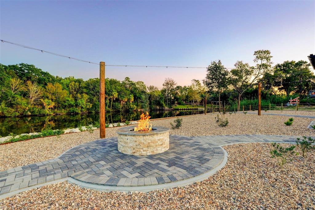 3841 Water Street, Dickinson, Texas image 3