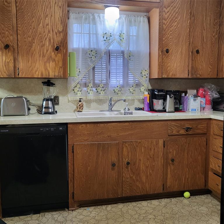 119 Poppy Street Street, Lake Jackson, Texas image 12