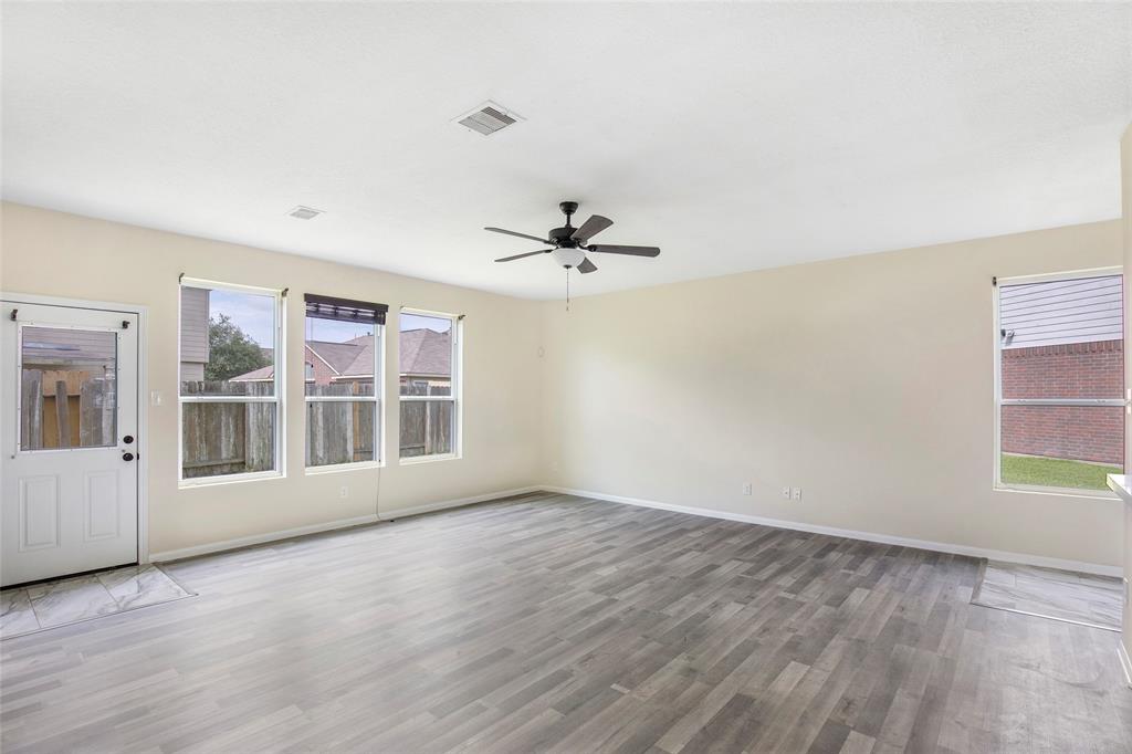 1726 Sun Point Court, Humble, Texas image 9