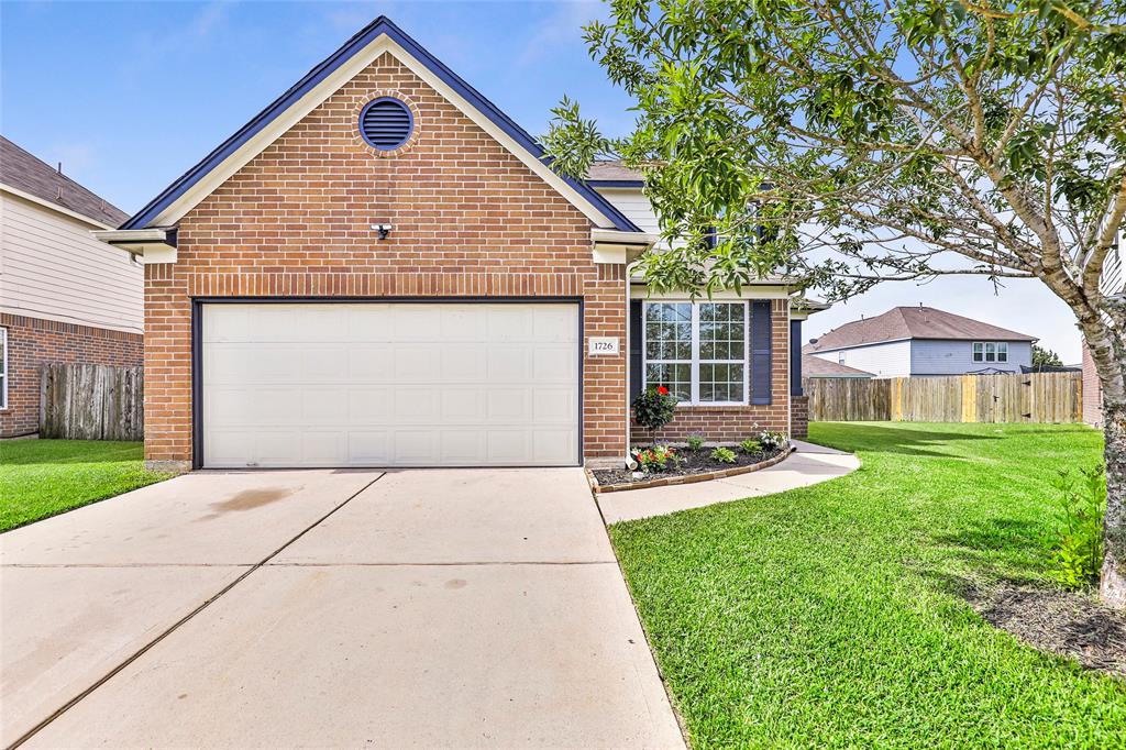 1726 Sun Point Court, Humble, Texas image 2