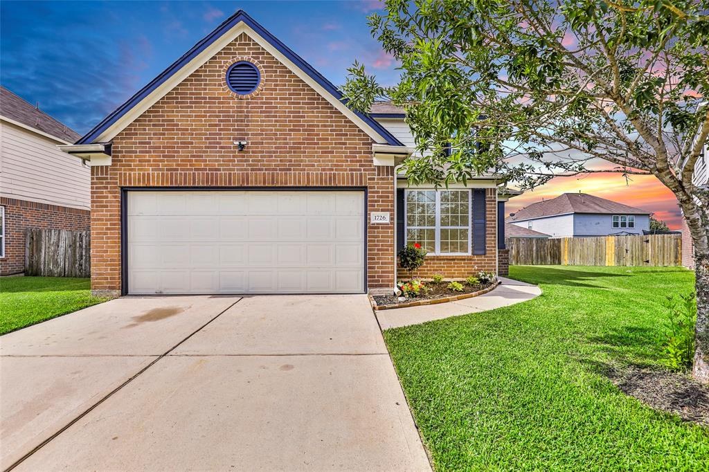 1726 Sun Point Court, Humble, Texas image 1