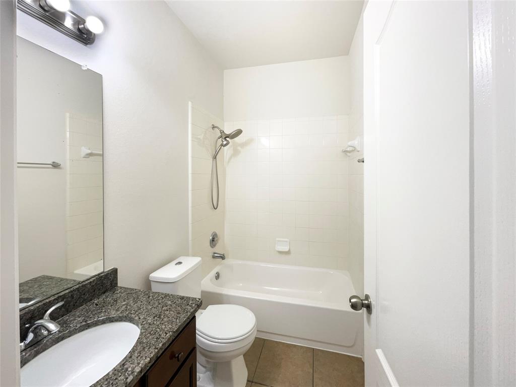 3608 Mahogany Trail, Pearland, Texas image 15