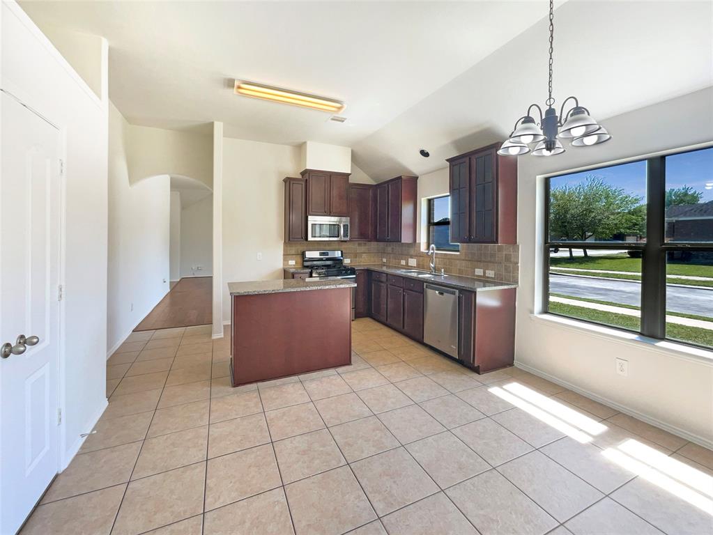 3608 Mahogany Trail, Pearland, Texas image 12