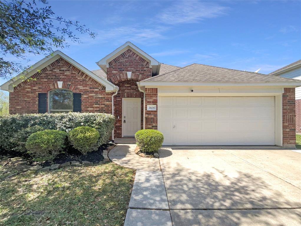 3608 Mahogany Trail, Pearland, Texas image 1