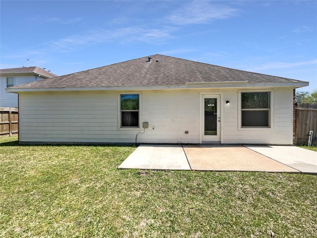 3608 Mahogany Trail, Pearland, Texas image 8