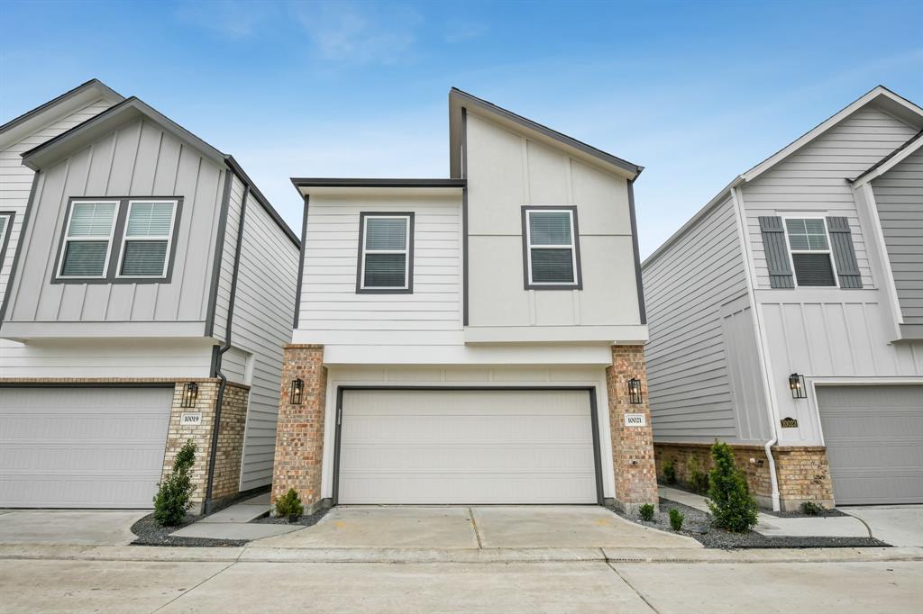 10021 Rustic Charm Street, Houston, Texas image 2