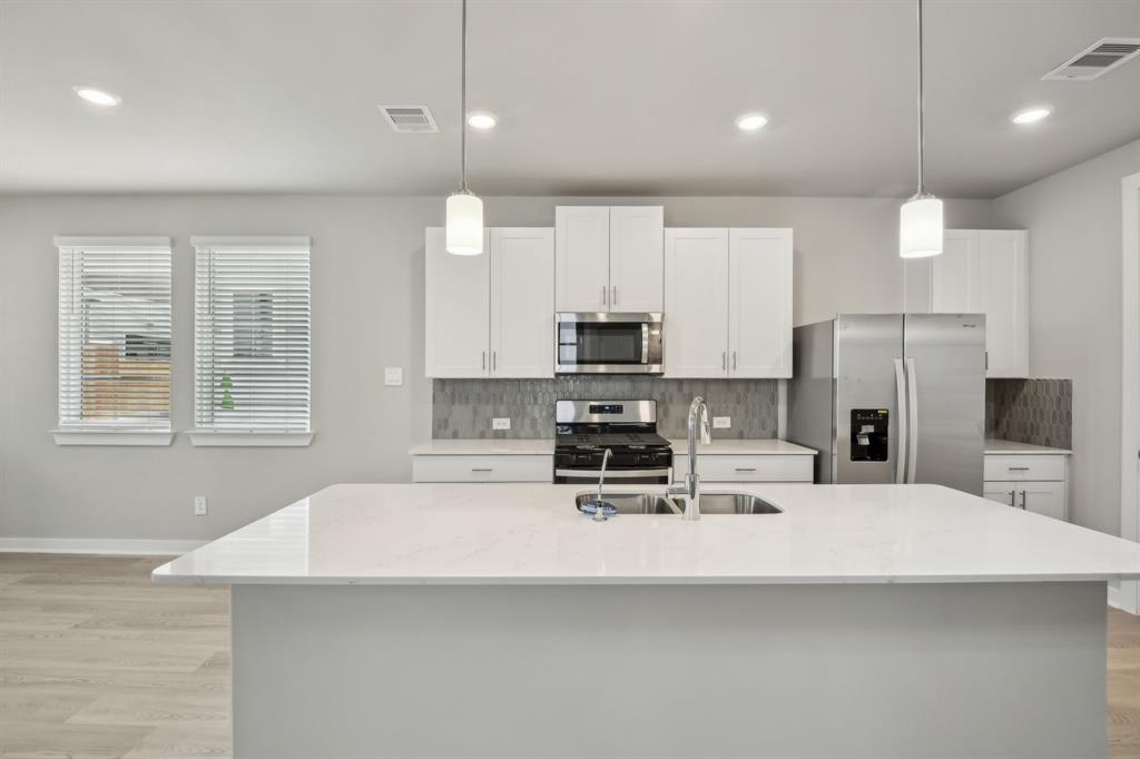 10021 Rustic Charm Street, Houston, Texas image 10