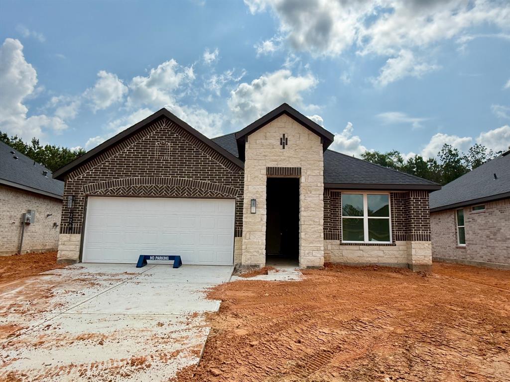 226 Springfield Terrace Court, Conroe, Texas image 2
