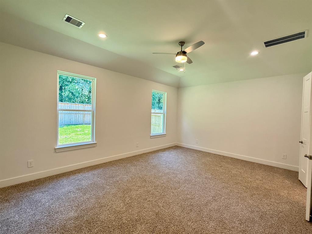 226 Springfield Terrace Court, Conroe, Texas image 9